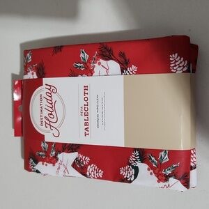 NEW Christmas table cloth 52x70 inches Fits table up to 40 x 60 Feliz Navidad